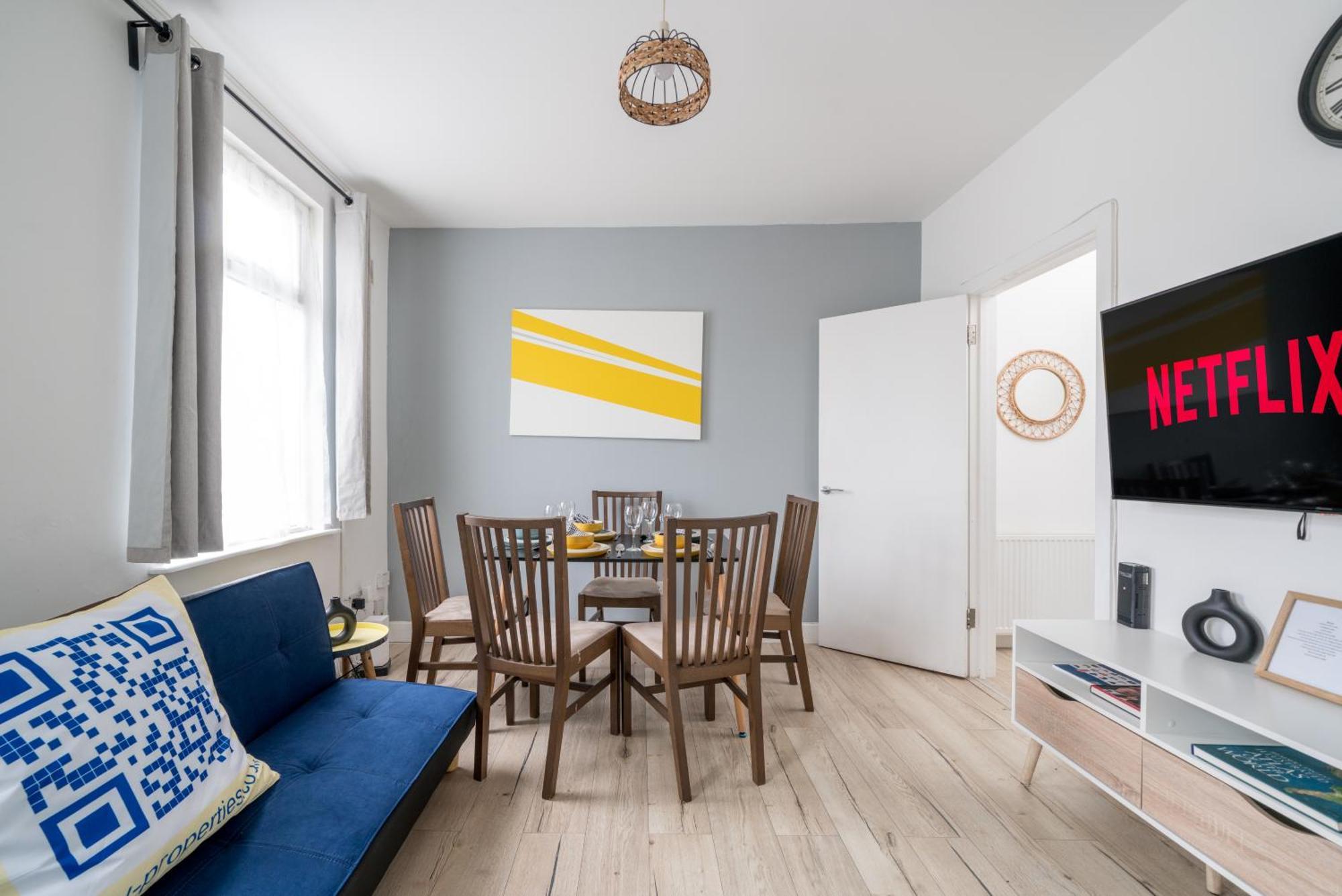 Modern 2 Bed East London Home By Rebby Properties Sleeps 5 Near Canning Town Station エクステリア 写真